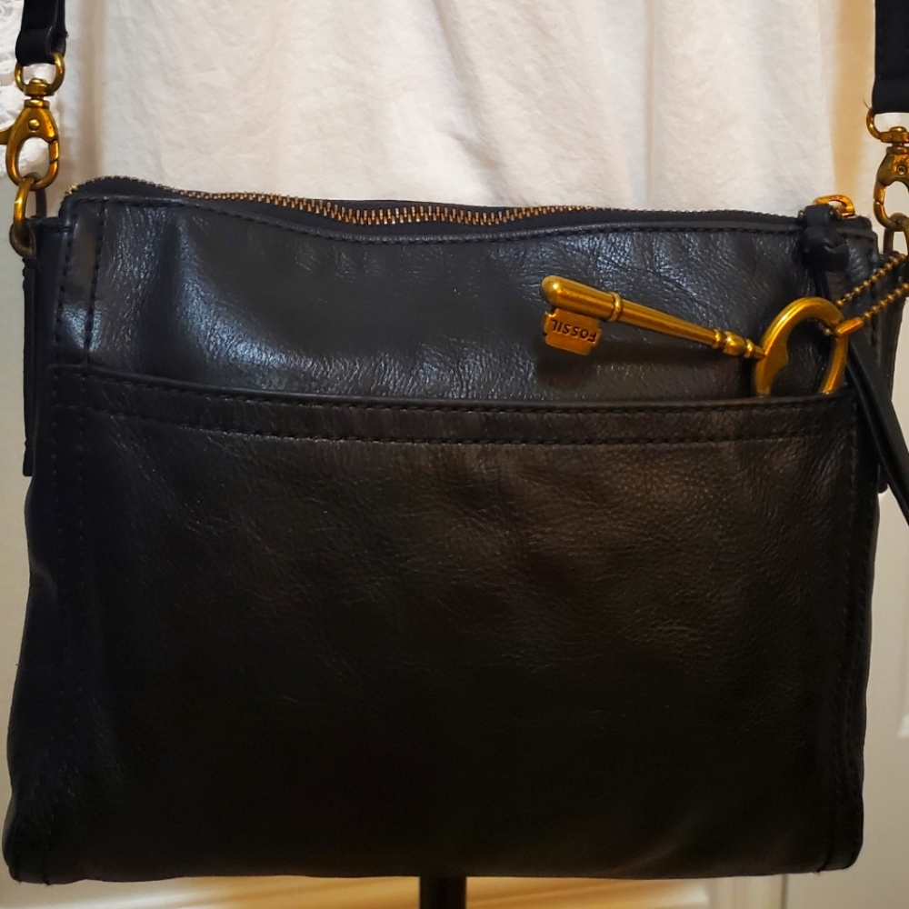 HP 🎉🎉Fossil Black Crossbody Bag